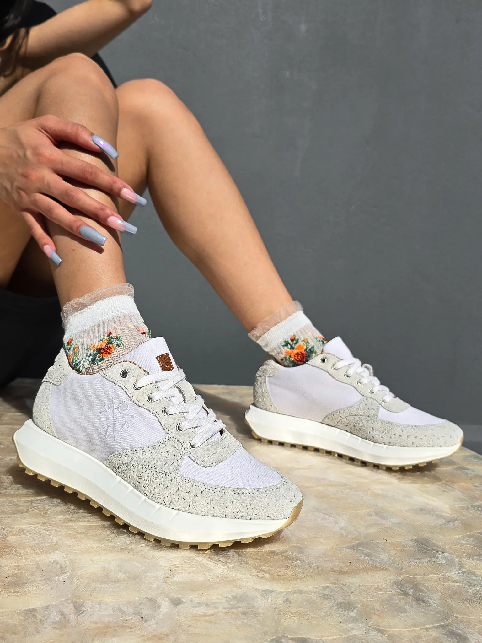 INES ENGRAVED OFF-WHITE